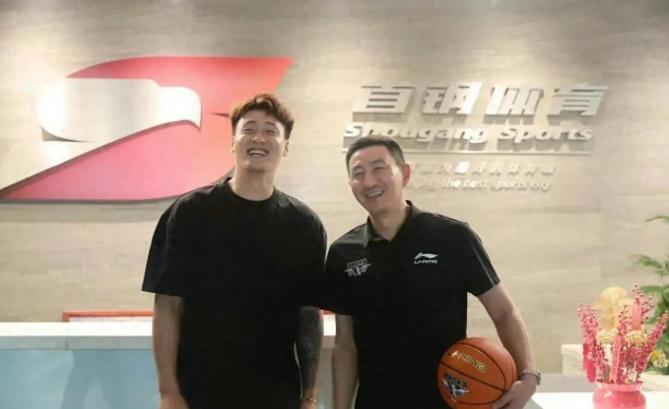 开云体育在线-网传赵睿转会费1.6亿！签字费+户口+房子全都要？首钢最新解释